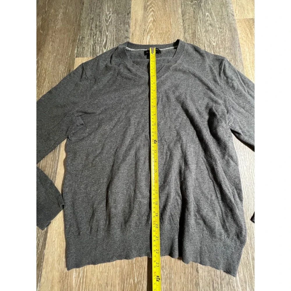 Banana Republic V-Neck‎ Sweater Mens S Grey Excellent Premium Luxe Yarn Pullover